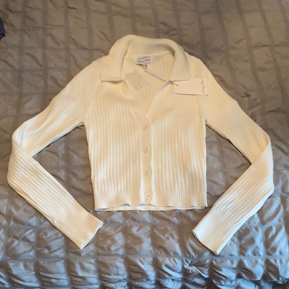 Cropped button down sweater with collar - Picture 1 of 7